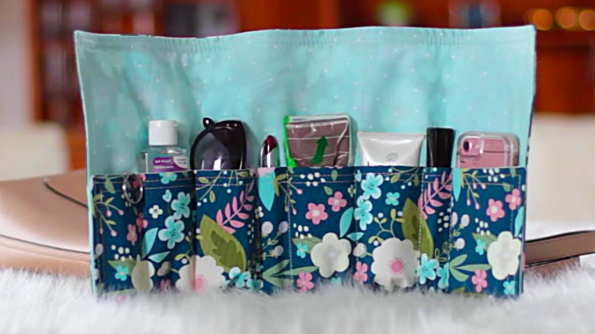 How To Make A DIY Purse Organizer Insert From A Hot Pad