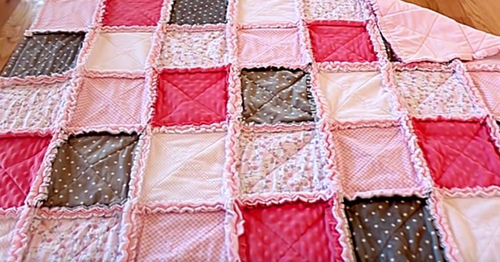 Learn how to sew a DIY Rag Quilt