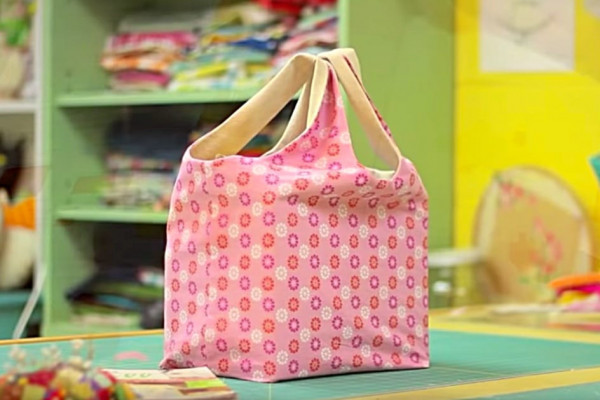 Learn to sew this easy quick Canvas Tote Bag using a drop cloth from Home Depot