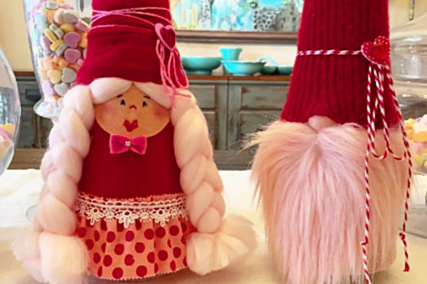 Learn to make a cute DIY Valentine's Day Gnome Couple