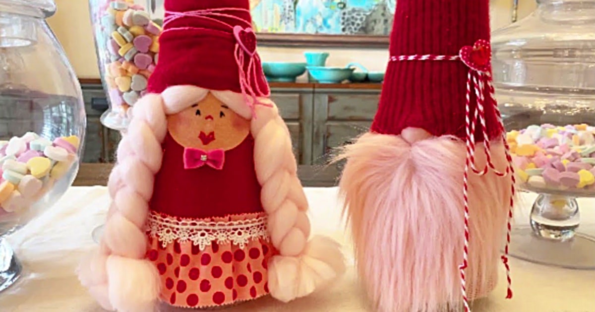 DIY Valentine’s Day Gnome Couple | DIY Joy Projects and Crafts Ideas