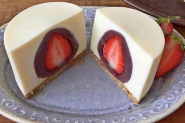 Chocolate Covered Strawberry Cheesecake