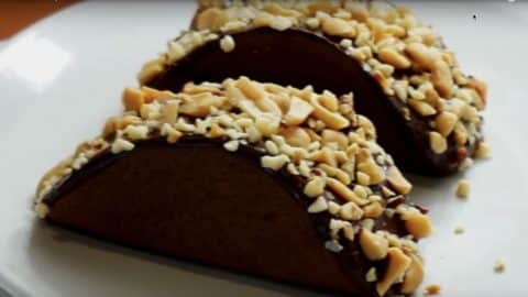5 Minute Soft Chocolate Cake Stuffed Tacos Recipe | DIY Joy Projects and Crafts Ideas