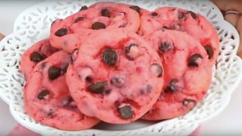 Strawberry Chocolate Chip Cookies Recipe | DIY Joy Projects and Crafts Ideas