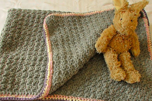 Make an easy quick cheap DIY Crocheted Baby blanket