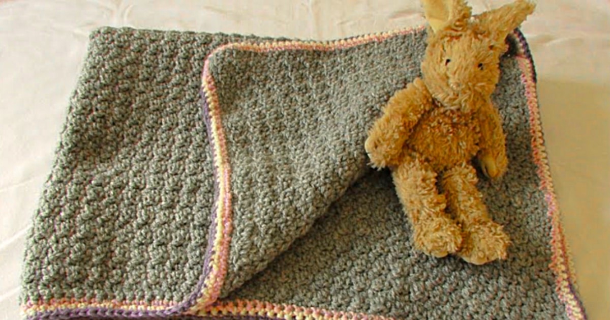 How To Make A Crocheted Baby Blanket | DIY Joy Projects and Crafts Ideas