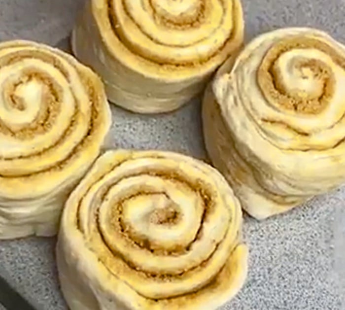 Make Crown Royal Peach Cobbler Cinnamon Rolls