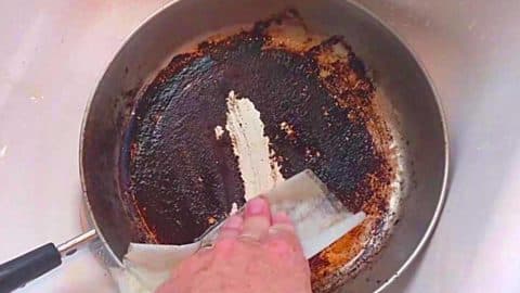 Remove Burnt Food With Dryer Sheets | DIY Joy Projects and Crafts Ideas
