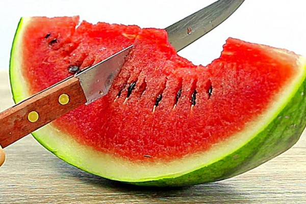Simple easy ways to cut Watermelon like a pro