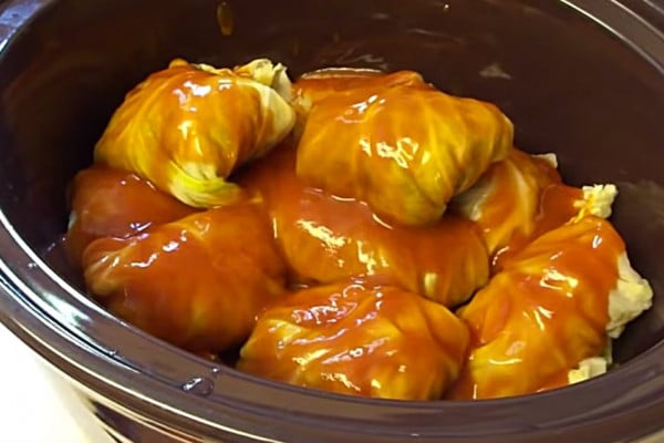 Cabbage Roll Recipe - How to Make Cabbage Rolls in the Crockpot - Easy Slow Cooker Recipe Ideas