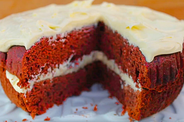 Make a red velvet cake n the crockpot