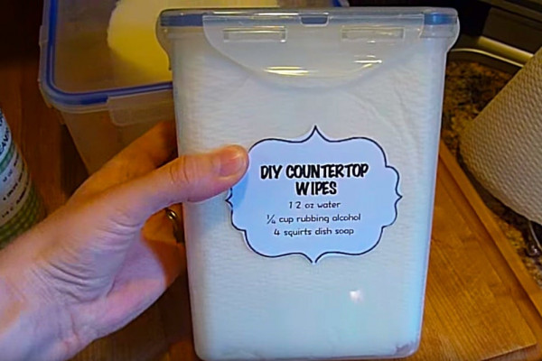 Make DIY Kitchen Wipes for your countertops
