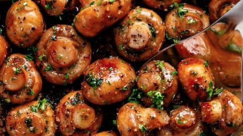 Buttery Garlic Mushrooms Recipe | DIY Joy Projects and Crafts Ideas