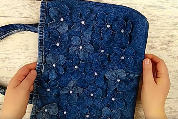 Make a jean flower purse out of recycled old jeans