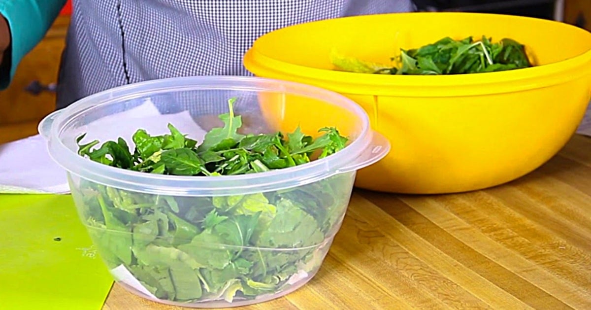 This surprisingly stylish salad container will keep your greens fresh all  day for $15