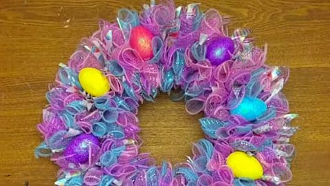 How To Make A Mesh Easter Wreath | DIY Joy Projects and Crafts Ideas