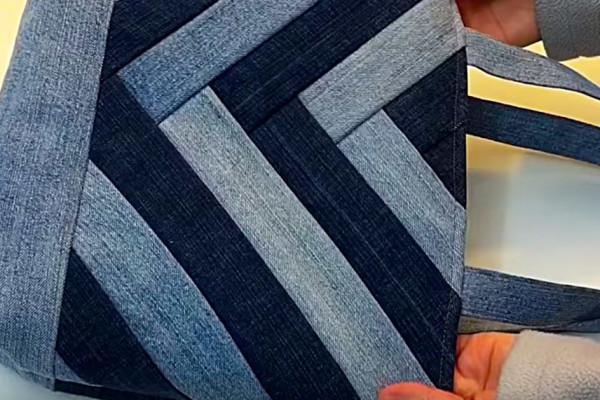 make a patchwork jean tote bag out of recycled jeans