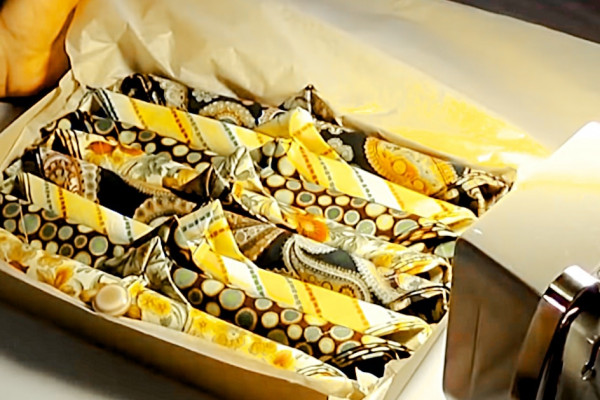 How to make napkins with a perfect easy mitered corner detail