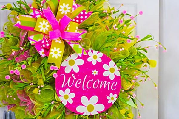 Make a Spring Welcome Wreath to greet your friends
