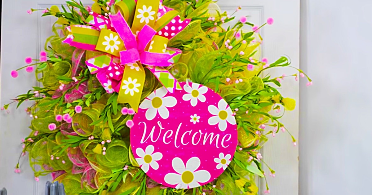 How To Make A Spring Welcome Wreath | DIY Joy Projects and Crafts Ideas