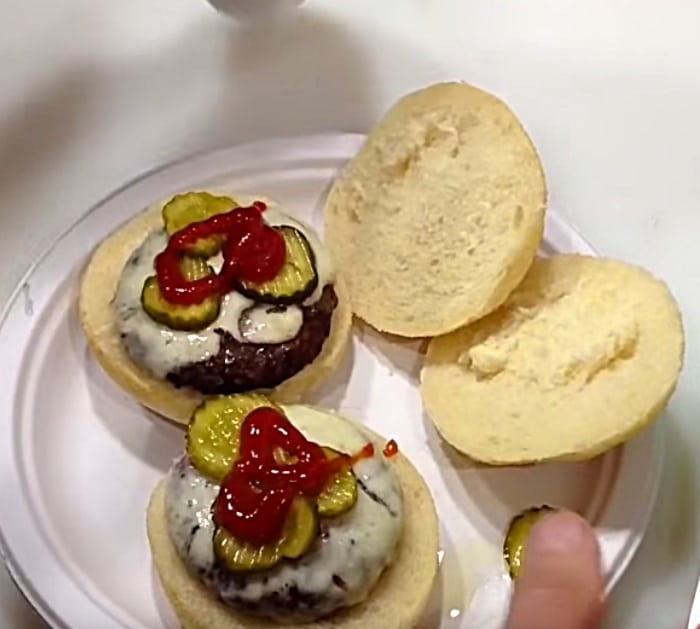 Use an air fryer to make ground beef burgers