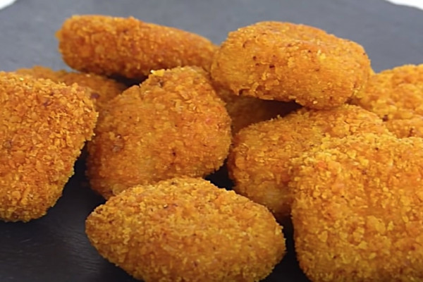 Make homemade chicken nuggets