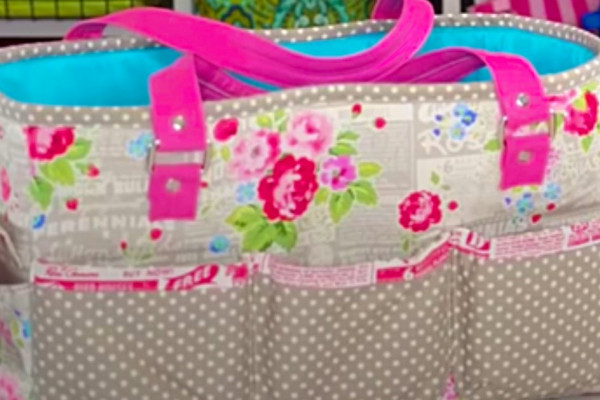 Make a tote bag with compartments for crafts