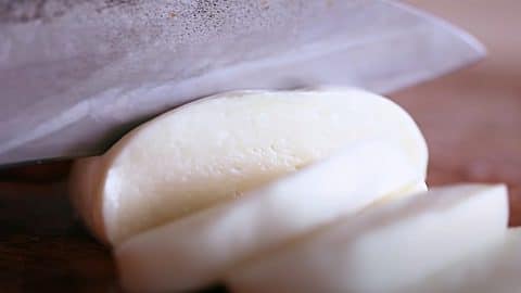 30 Minute Homemade Mozzarella Cheese | DIY Joy Projects and Crafts Ideas