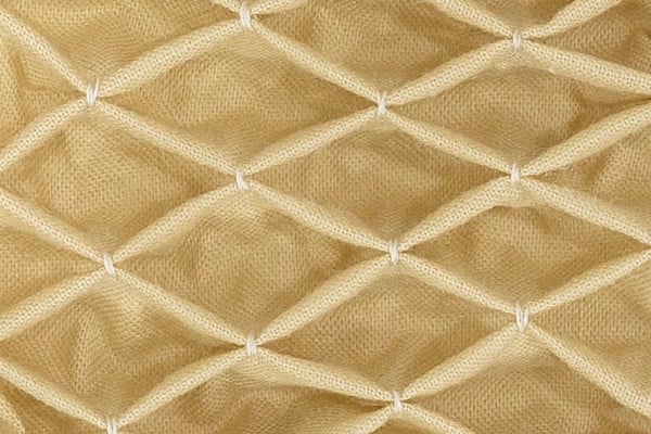 Make hand sewn honeycomb smocking