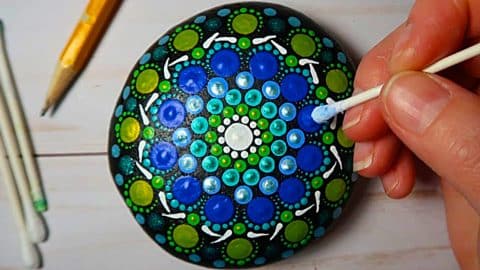 How To Paint A Mandala Stone With Q-tips | DIY Joy Projects and Crafts Ideas