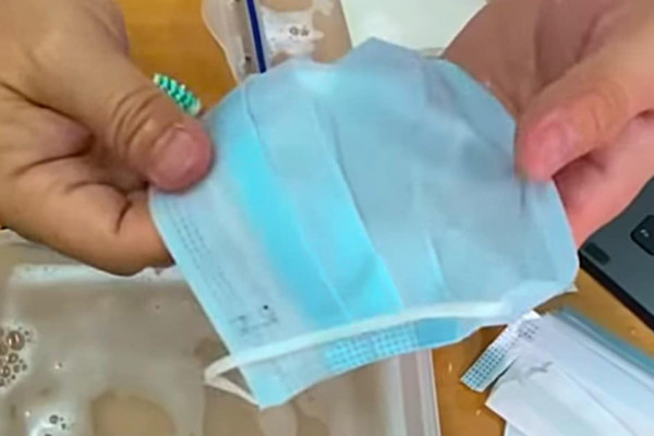 How to Clean a Face Mask - How to Sterlize A Surgical Mask At Home -Sterilize a paper face mask to wear again