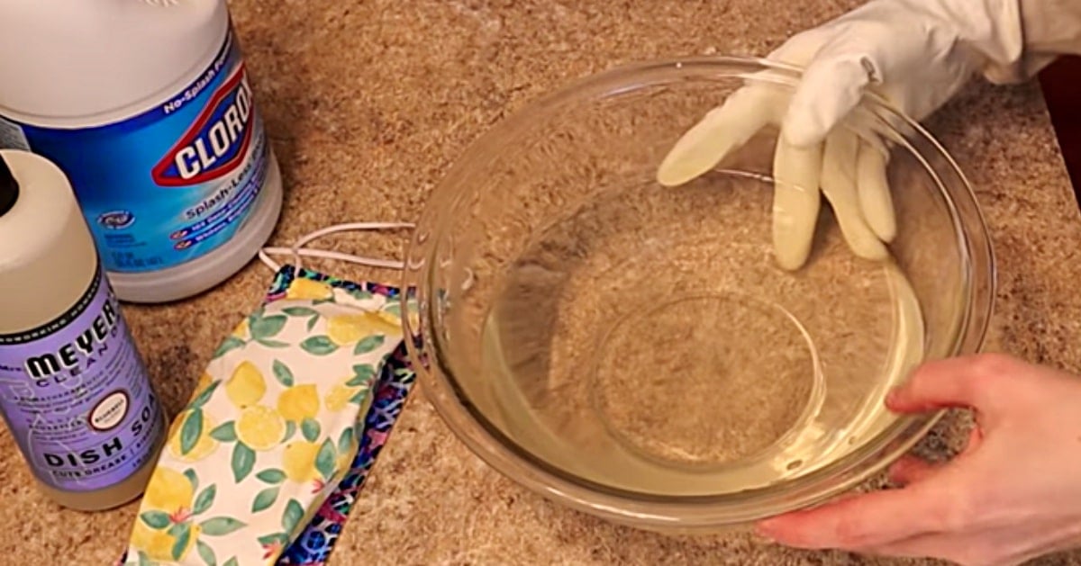 How To Clean And Sanitize A Cloth Face Mask | DIY Joy Projects and Crafts Ideas