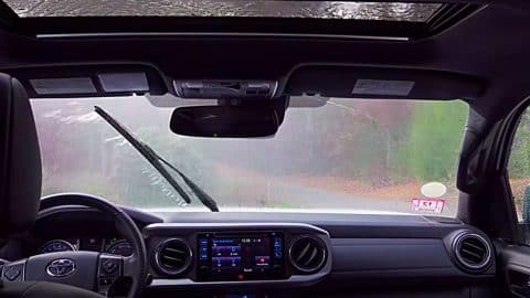 How To Clean Windshield Wiper Blades In 30 Seconds | DIY Joy Projects and Crafts Ideas