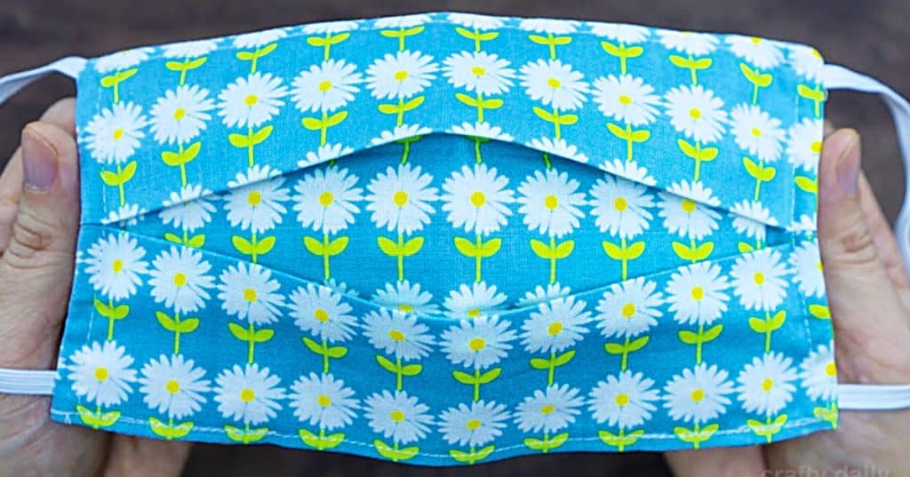 How to make a pleated cloth face mask with elastic straps