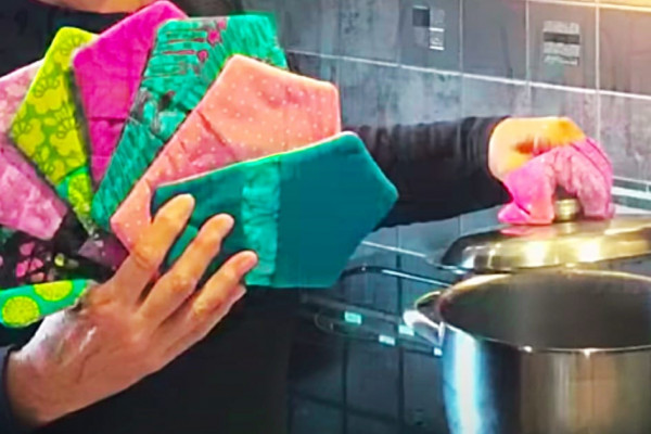 How to make finger thumb potholders with fabric scraps