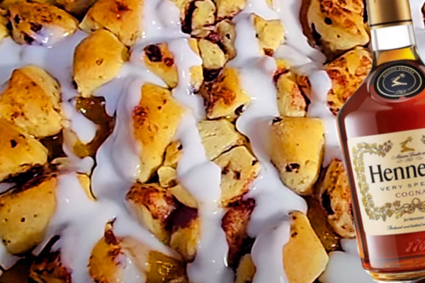 Quick easy peach cobbler with pillsbury cinnamon rolls and Hennessy cognac