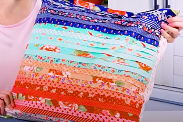 How to make a faux pleated jelly roll quilt
