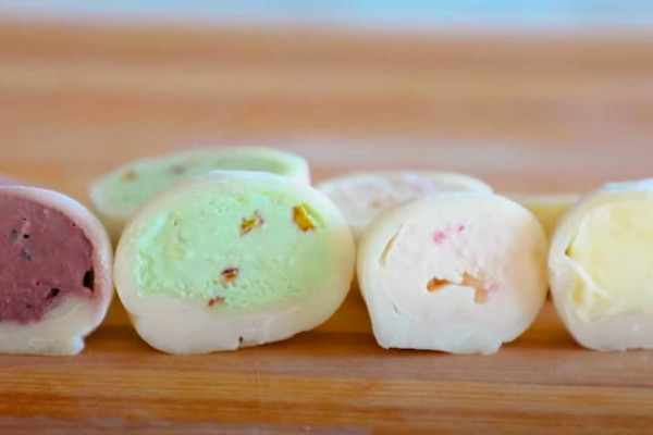 How to make mochi ice cream balls with rice flour wrapping