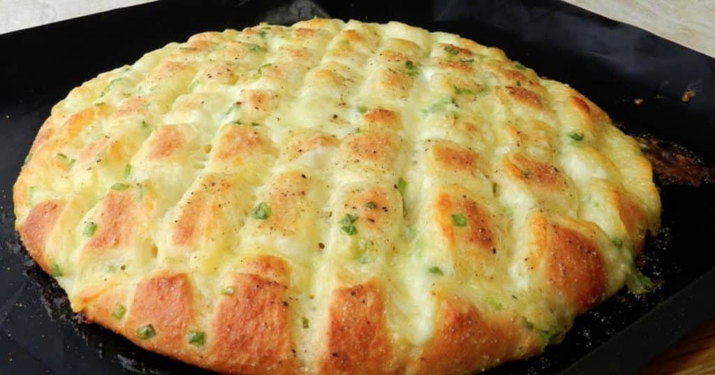 Homemade Mozzarella garlic bread