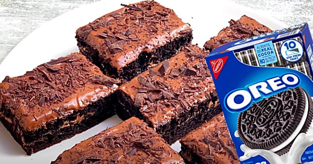 Make an Oreo cookie cake