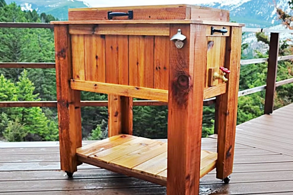 DIY patio cooler made from wood - DIY Patio Furniture and Outdoor Decor Ideas