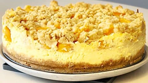 Peach Cobbler Cheesecake Recipe | DIY Joy Projects and Crafts Ideas