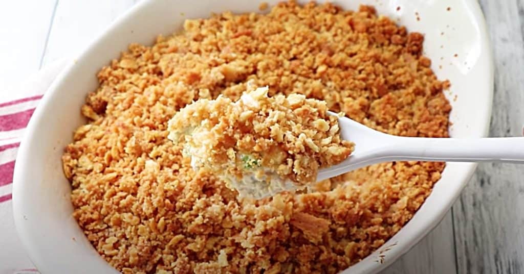 Make a chicken casserole with Ritz crackers