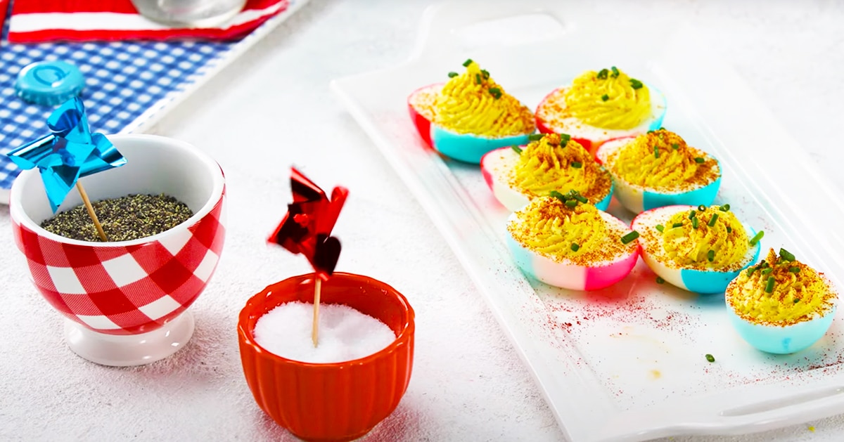 Red, White And Blue Deviled Eggs Recipe | DIY Joy Projects and Crafts Ideas