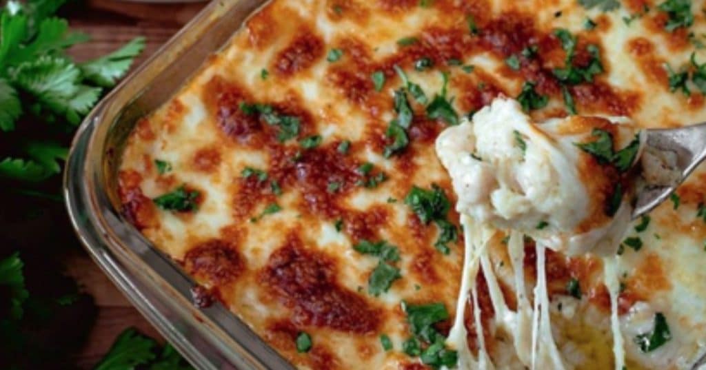How to make a chicken and bacon casserole with a ranch dressing sauce and green bell pepper