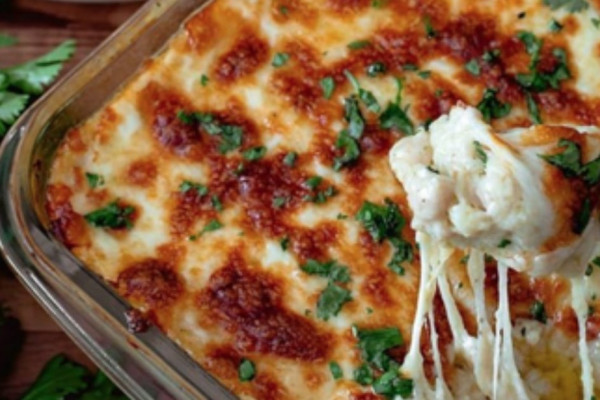 How to make a chicken and bacon casserole with a ranch dressing sauce and green bell pepper