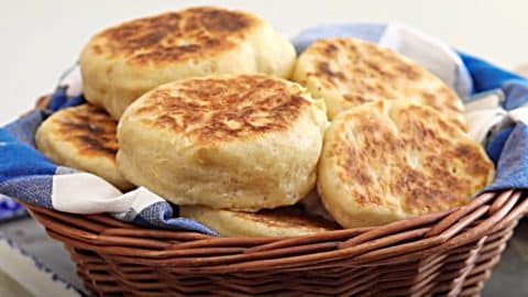 How To Make English Muffins | DIY Joy Projects and Crafts Ideas