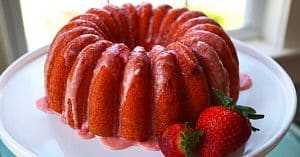 Gran’s Strawberry Bundt Cake With Strawberry Glaze