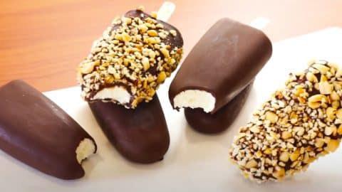 3-Ingredient Chocolate Ice Cream Bar Recipe | DIY Joy Projects and Crafts Ideas