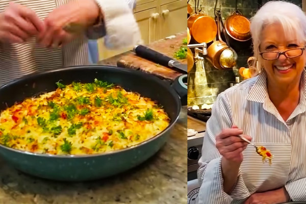 Cheesy Chicken And Rice Casserole With Paula Deen | Casserole Recipes